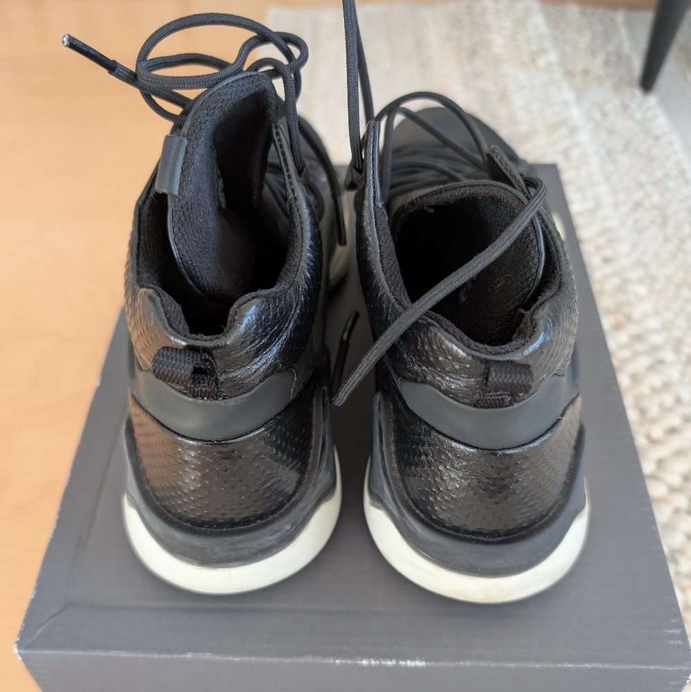 Ecco Hightop Sneakers - Picture 5 of 8